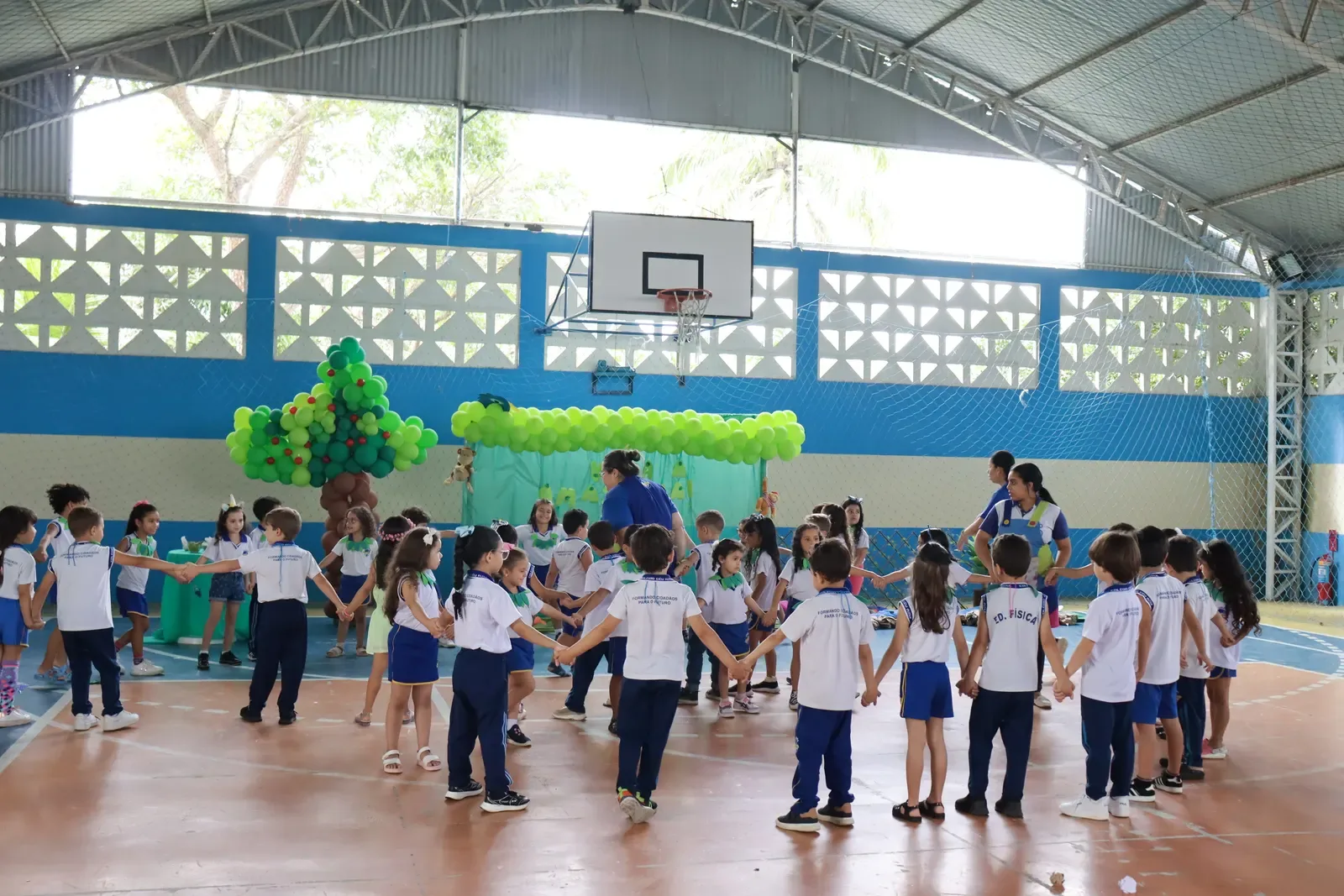 Cores do Brasil em apresentação escolar